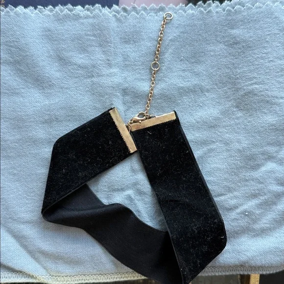 Black Velvet Choker Necklace - Picture 3 of 3